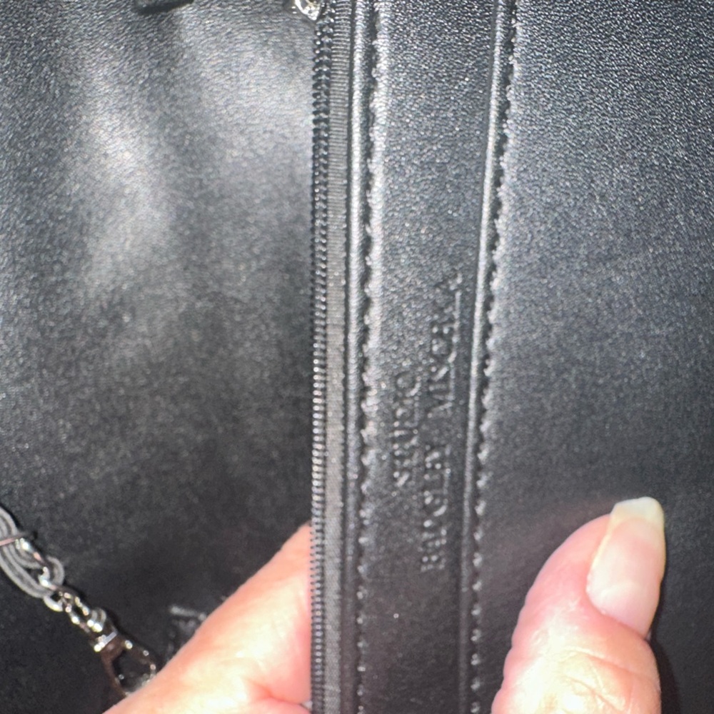 Badgley Mischka CrossBody - Picture 8 of 8